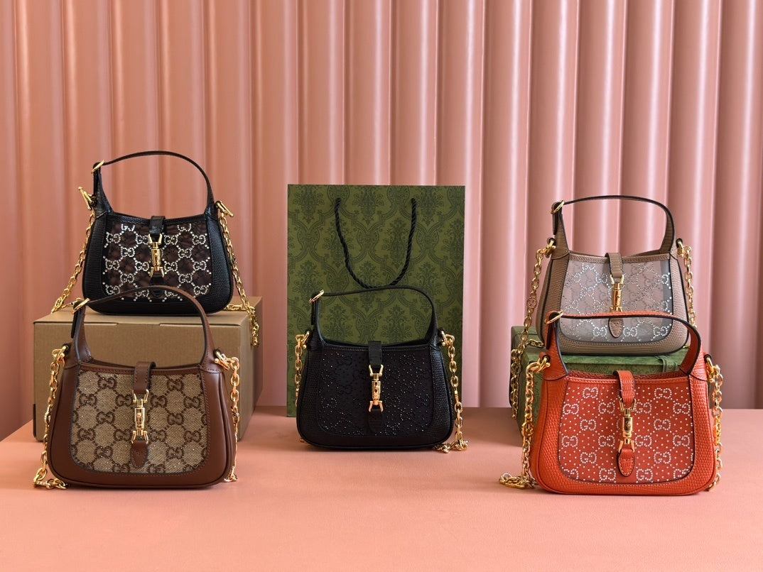Why Pre-Owned Luxury Handbags Are a Smart Investment!
