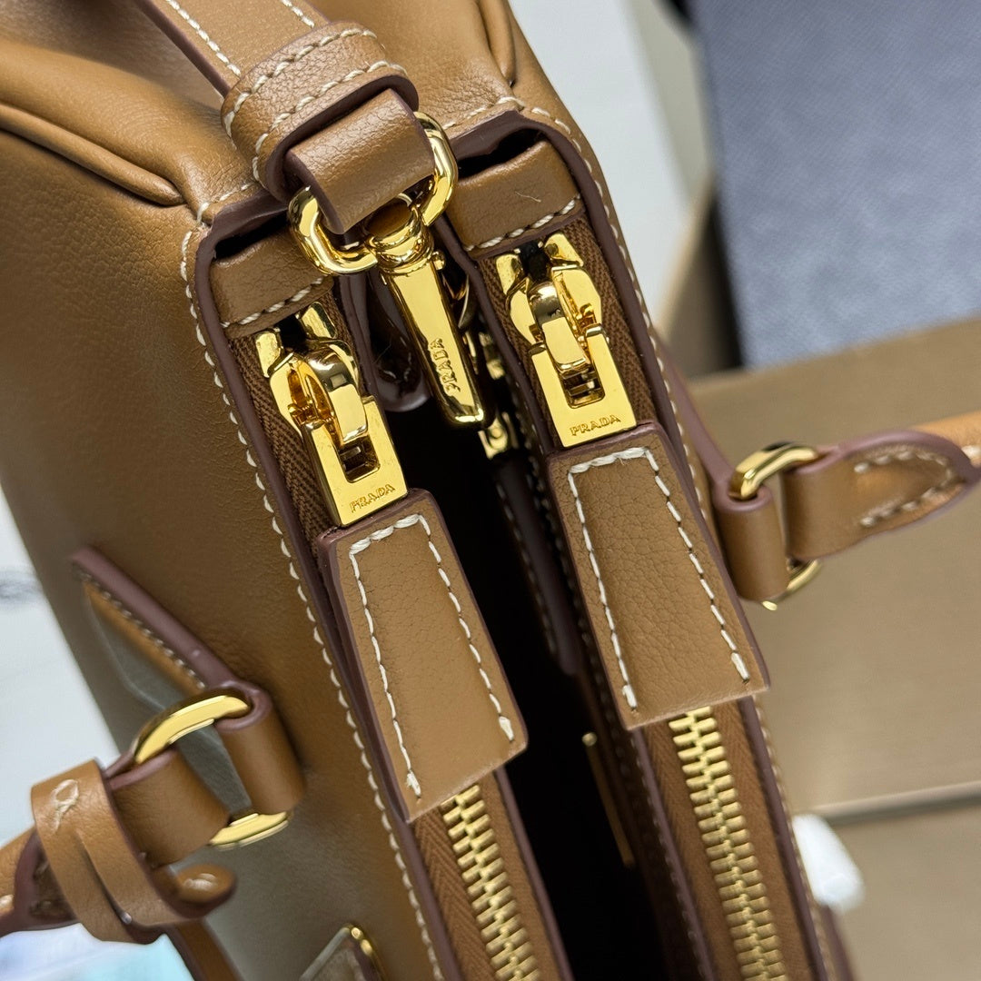 Prada Galleria medium leather bag