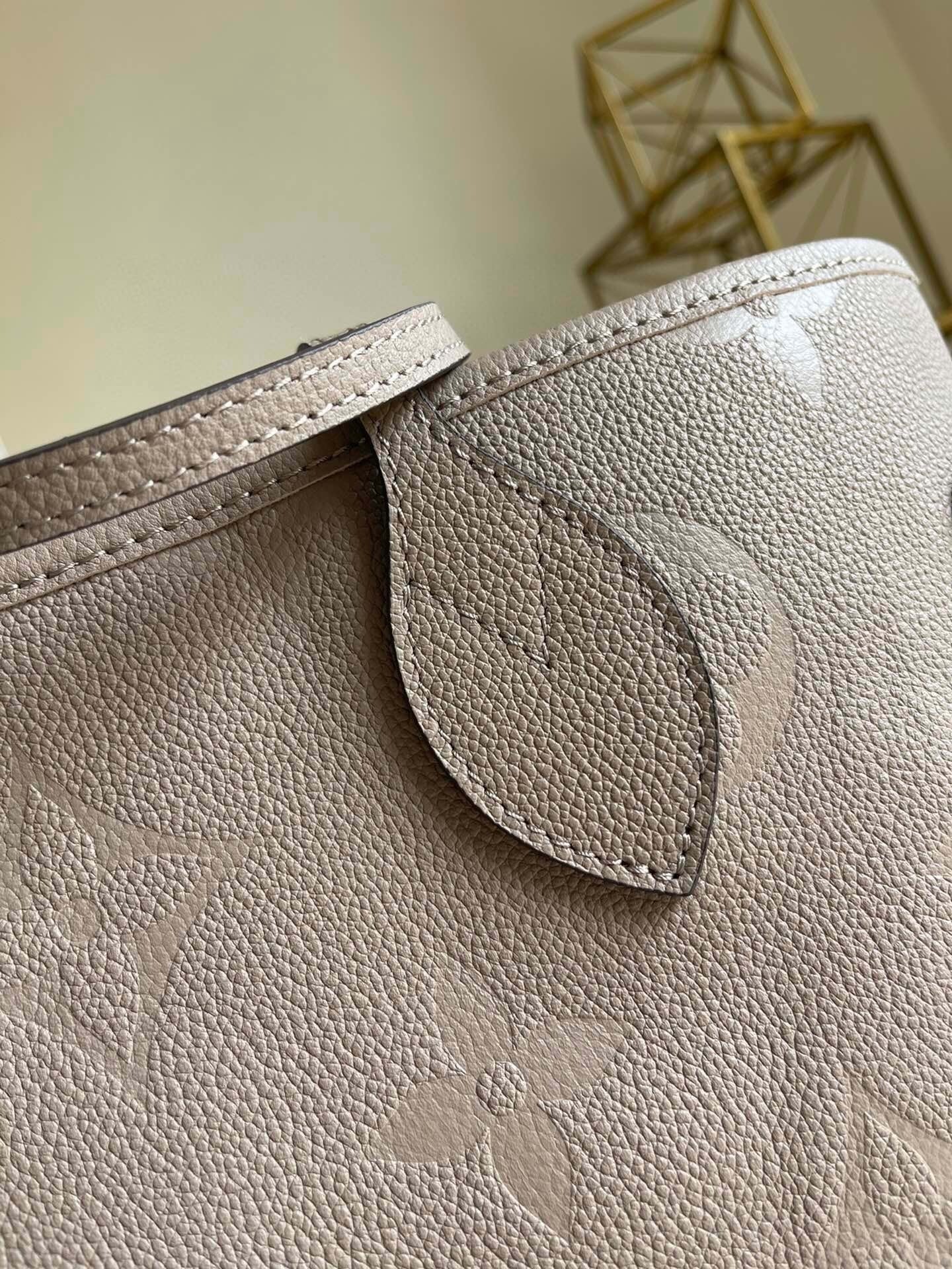 Neverfull MM Tote Bag