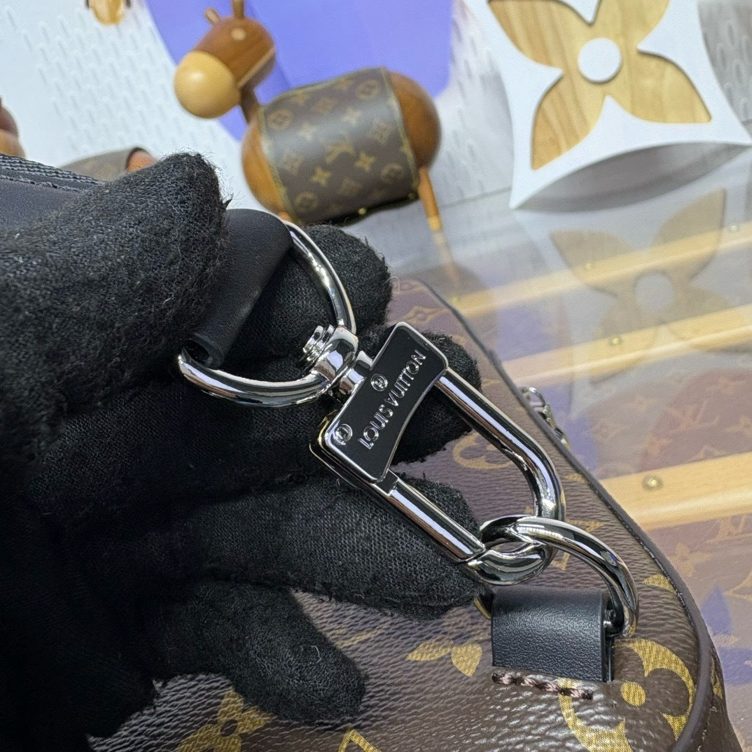 LV Avenue NM Sling Bag