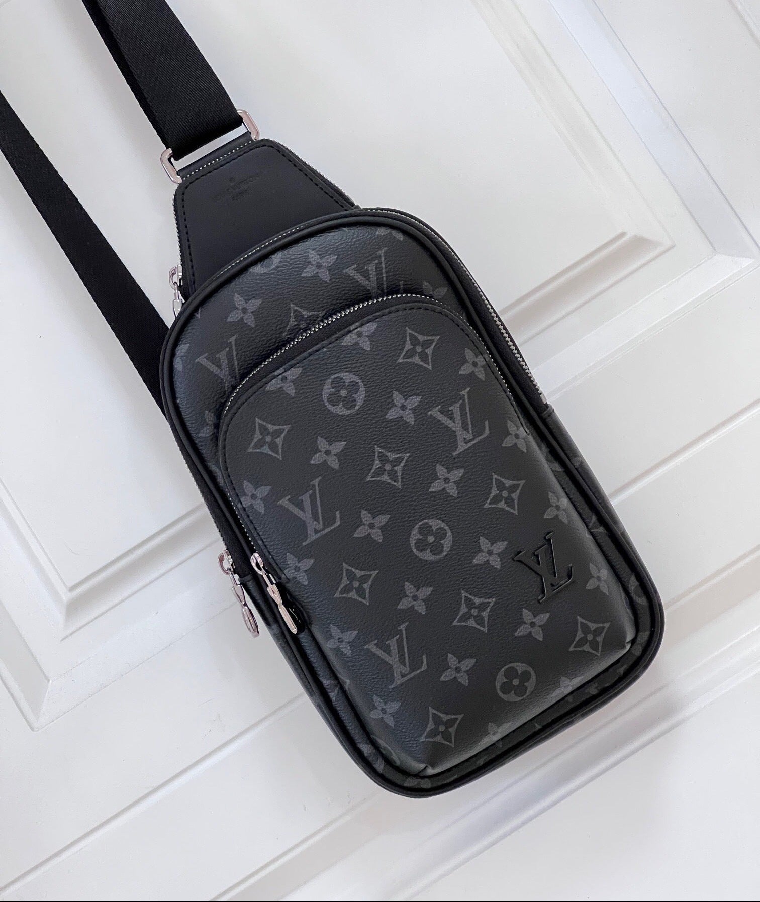 Avenue PM Slingbag (M47137)