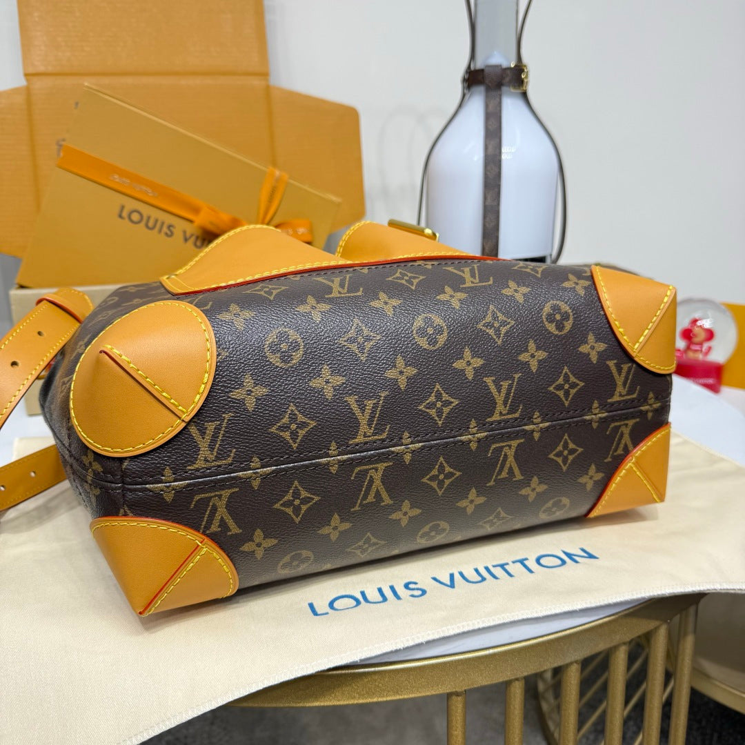 LV Steamer 30 Bag