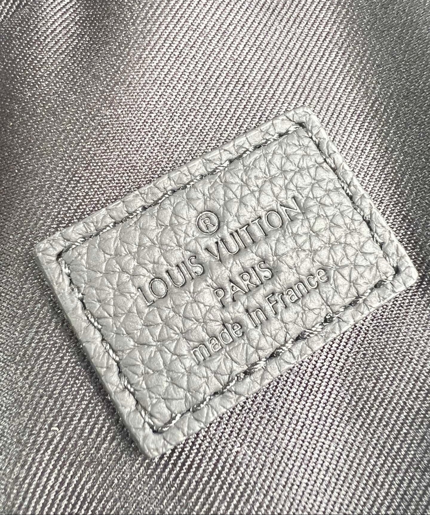 LV Avenue PM Slingbag