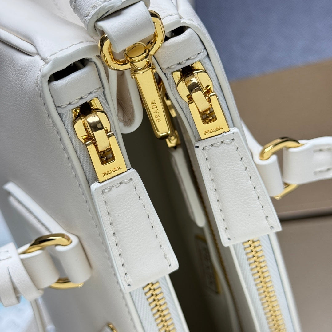 Prada Galleria medium leather bag