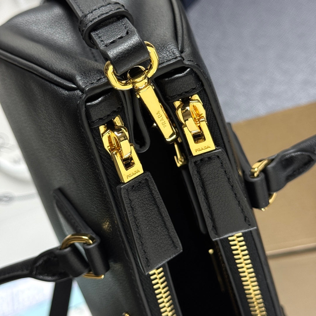 Prada Galleria medium leather bag