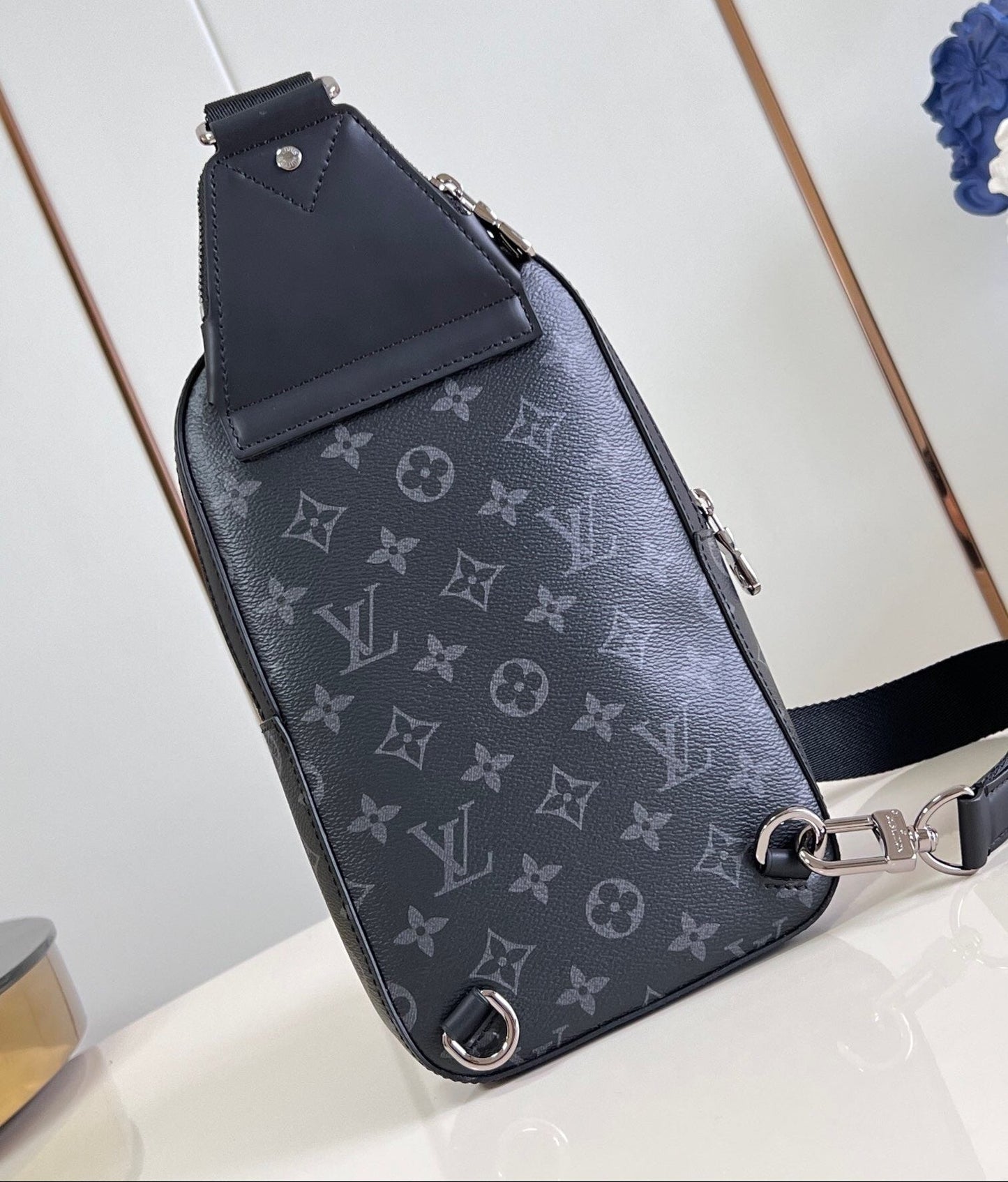 LV Avenue PM Slingbag