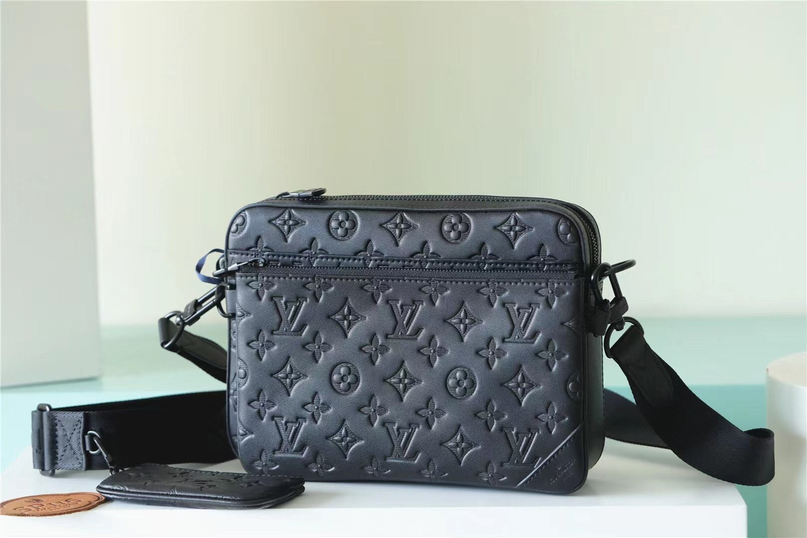 LV Trio Messenger Bag (M46602)