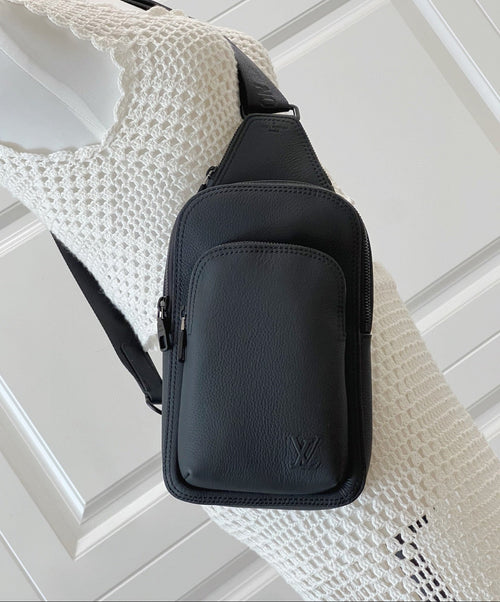 Avenue PM Slingbag (M15255)