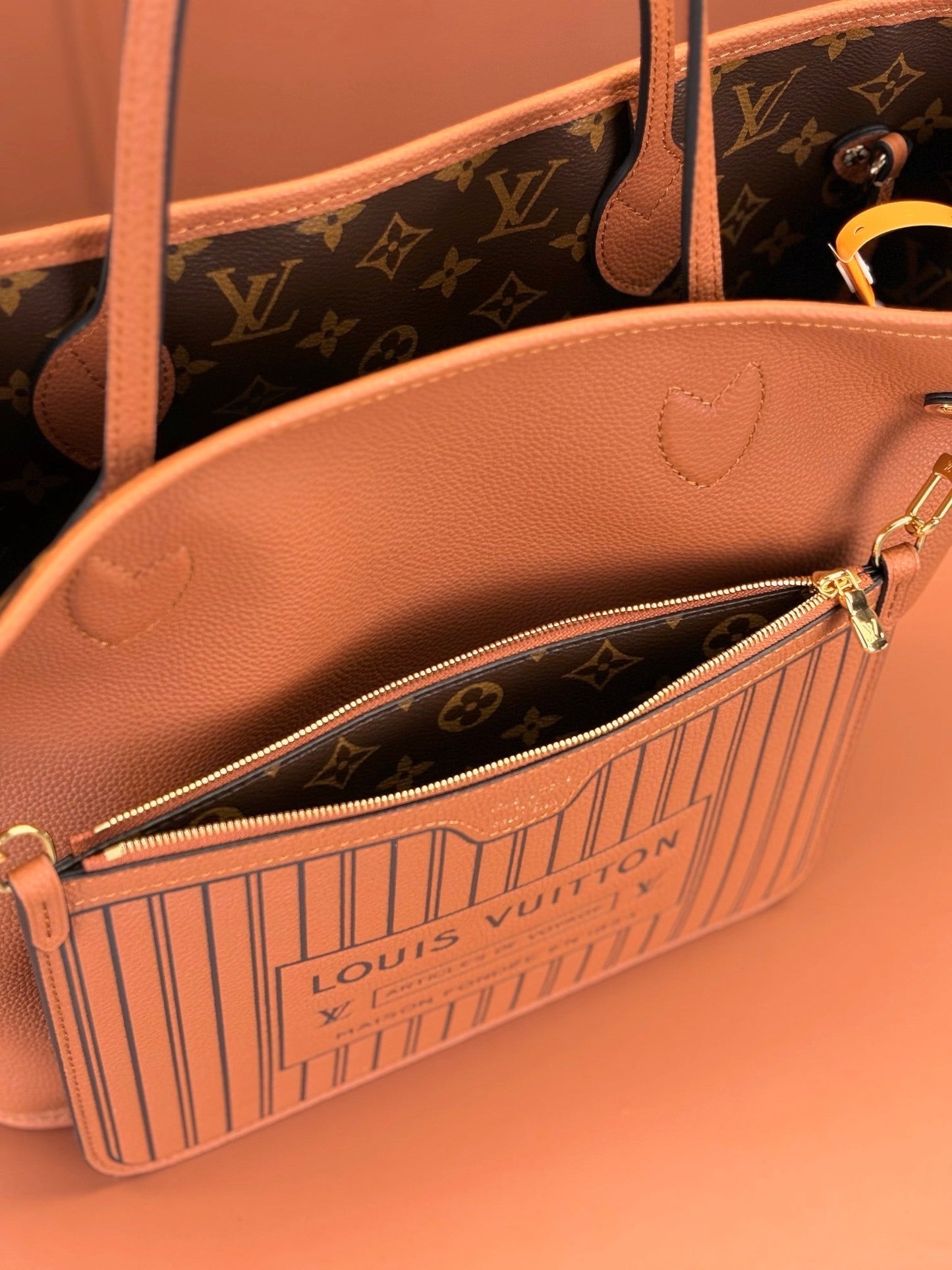 Neverfull Bandoulière Inside Out BB Bag