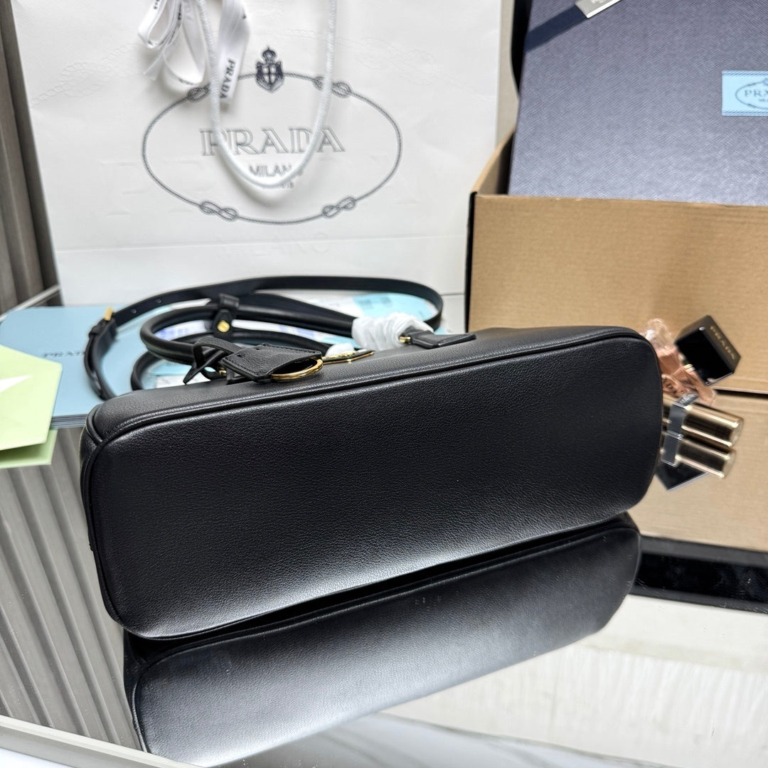 Prada Galleria medium leather bag