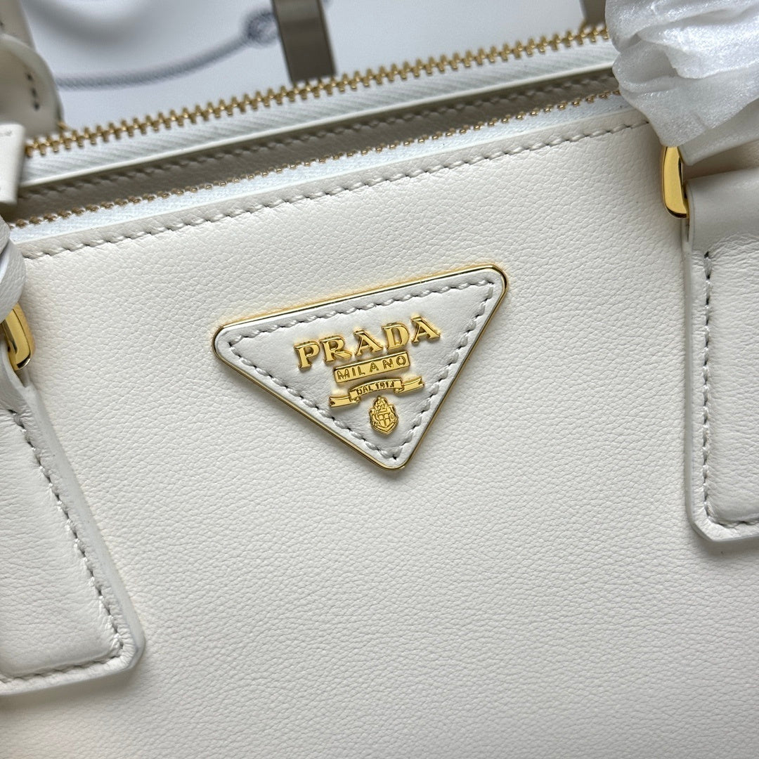 Prada Galleria medium leather bag