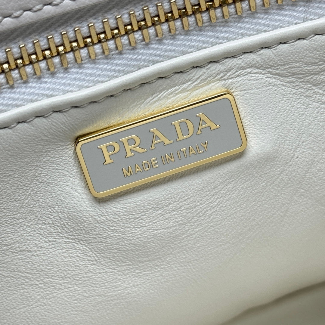 Prada Galleria medium leather bag