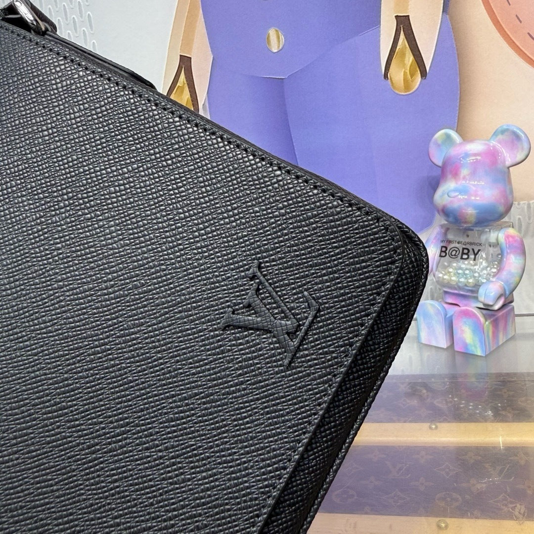 District PM Messenger Bag (M30850)