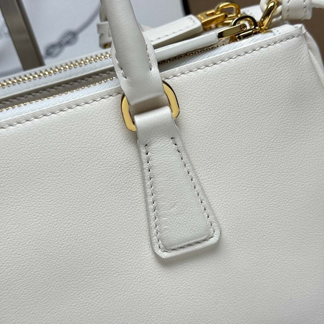 Prada Galleria medium leather bag
