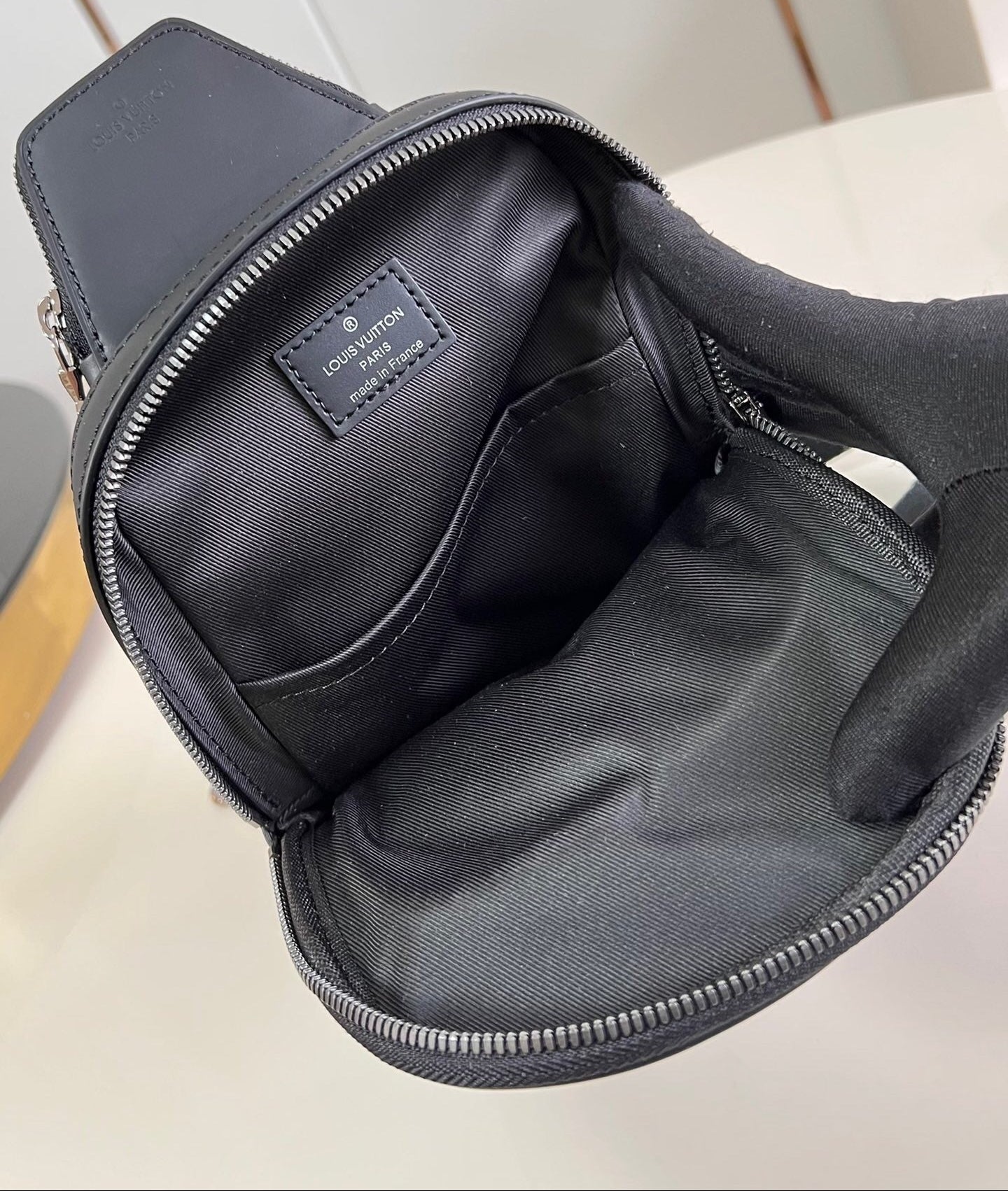 LV Avenue PM Slingbag