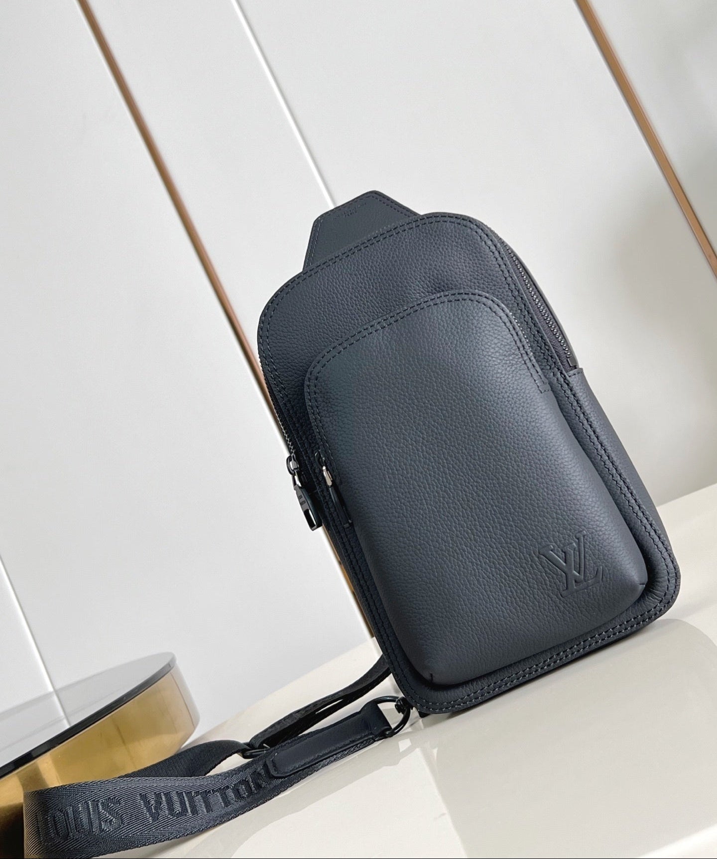 LV Avenue PM Slingbag