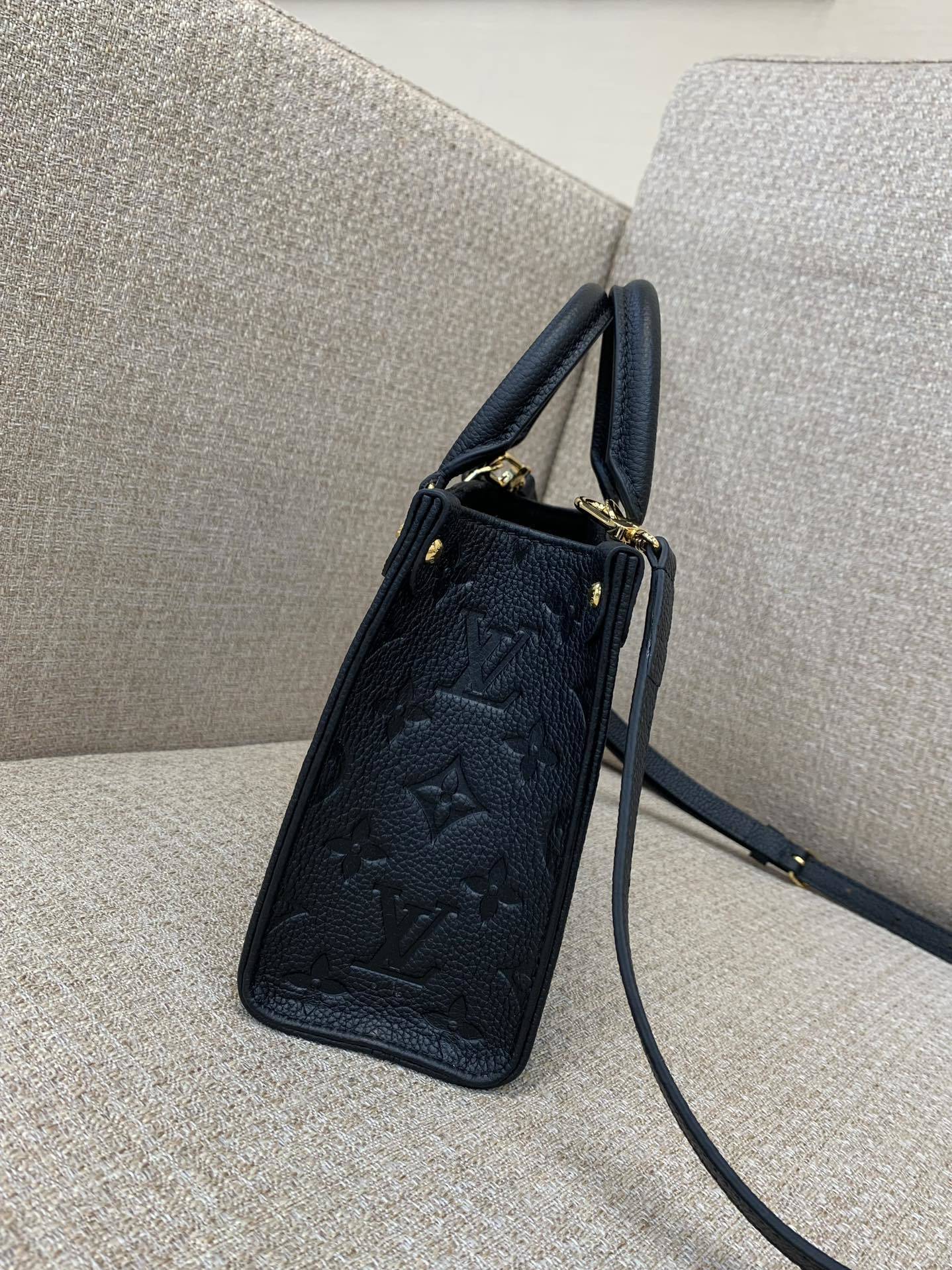 OnTheGo BB Bag (M46993)