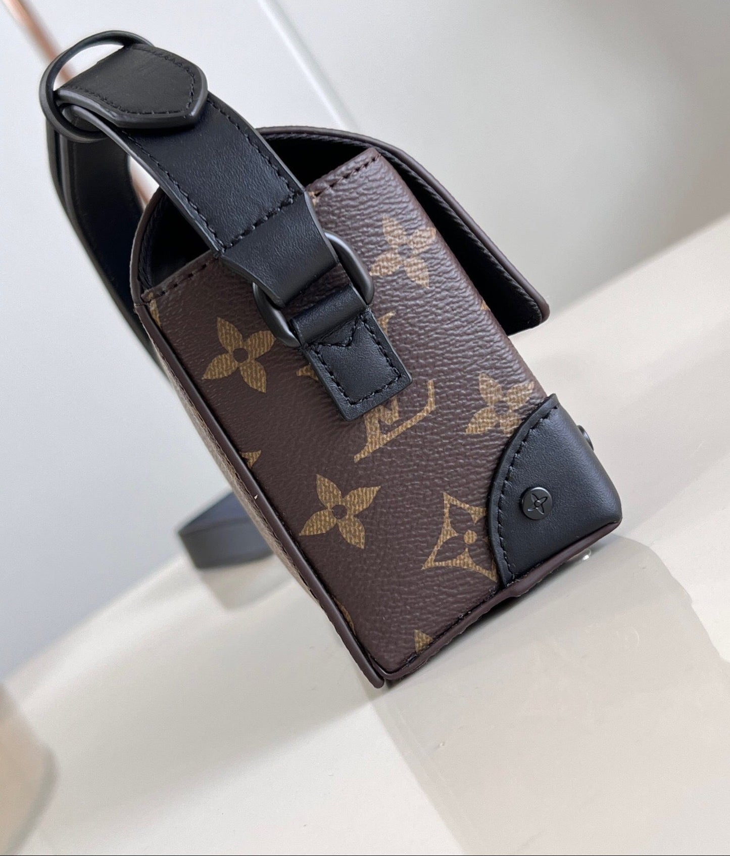 LV Steamer Wearable Wallet