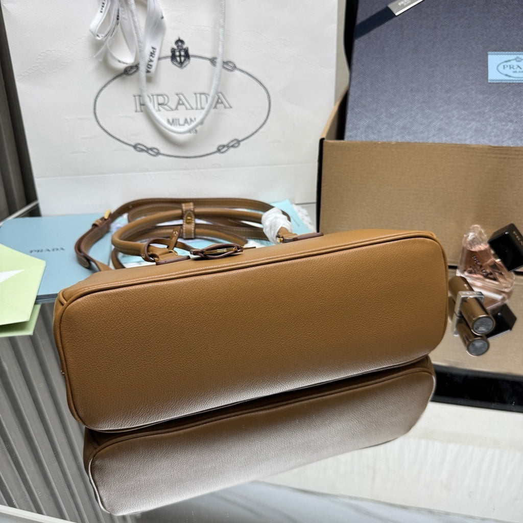 Prada Galleria medium leather bag