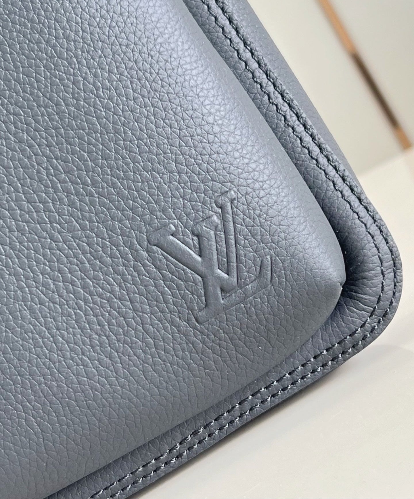 Avenue PM Slingbag (M15255)