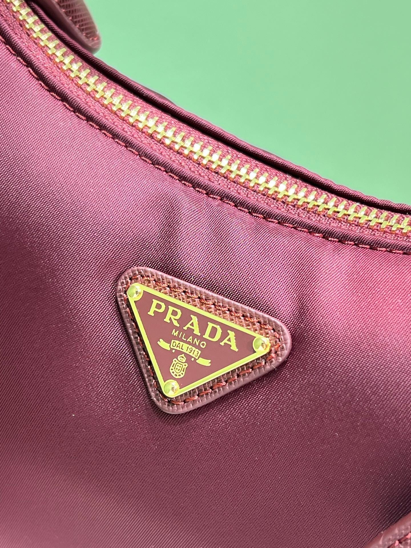 Prada Re-Edition 2005 Saffiano leather mini-bag