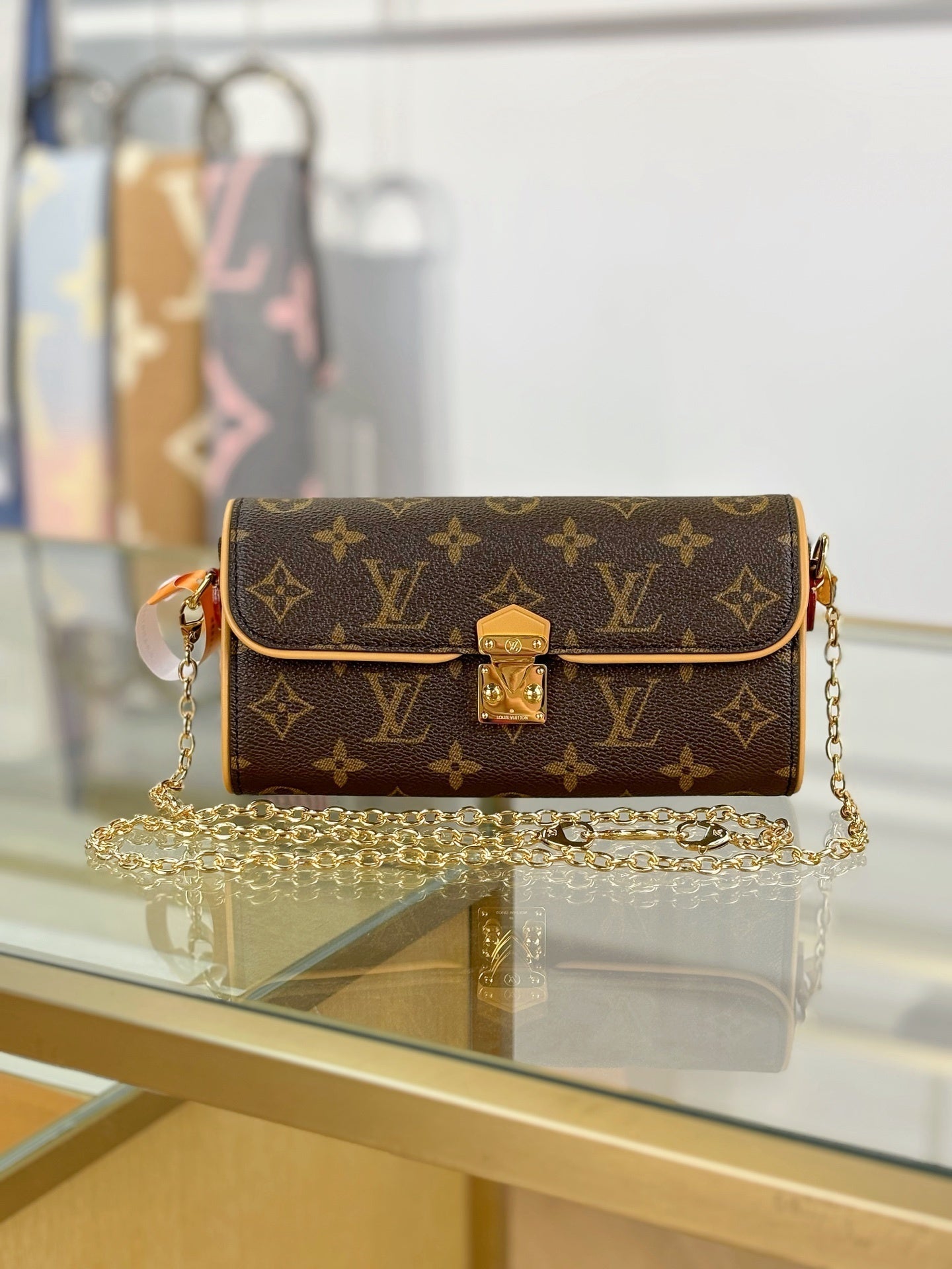 LV Pochette Camille