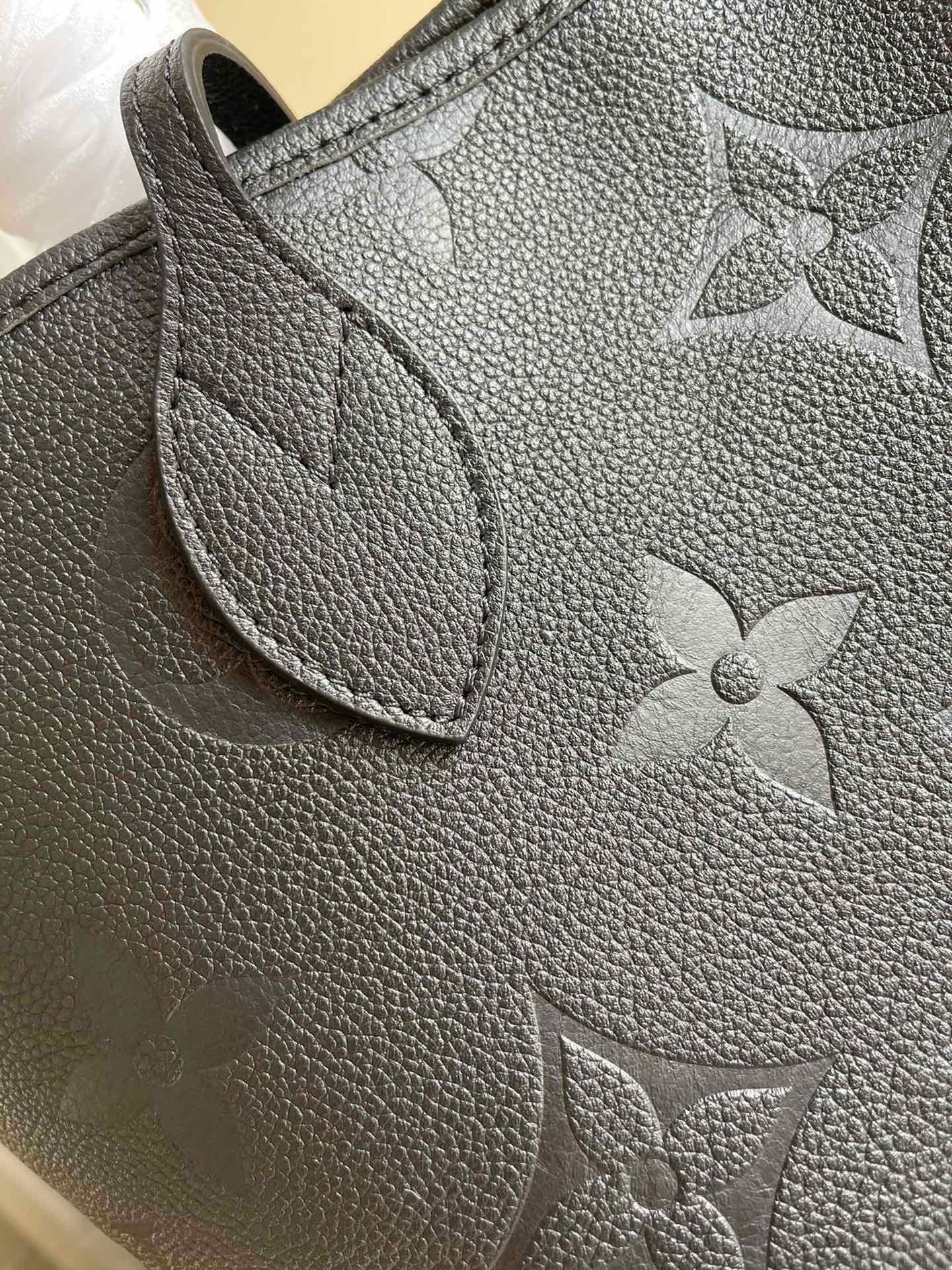 Neverfull MM Tote Bag