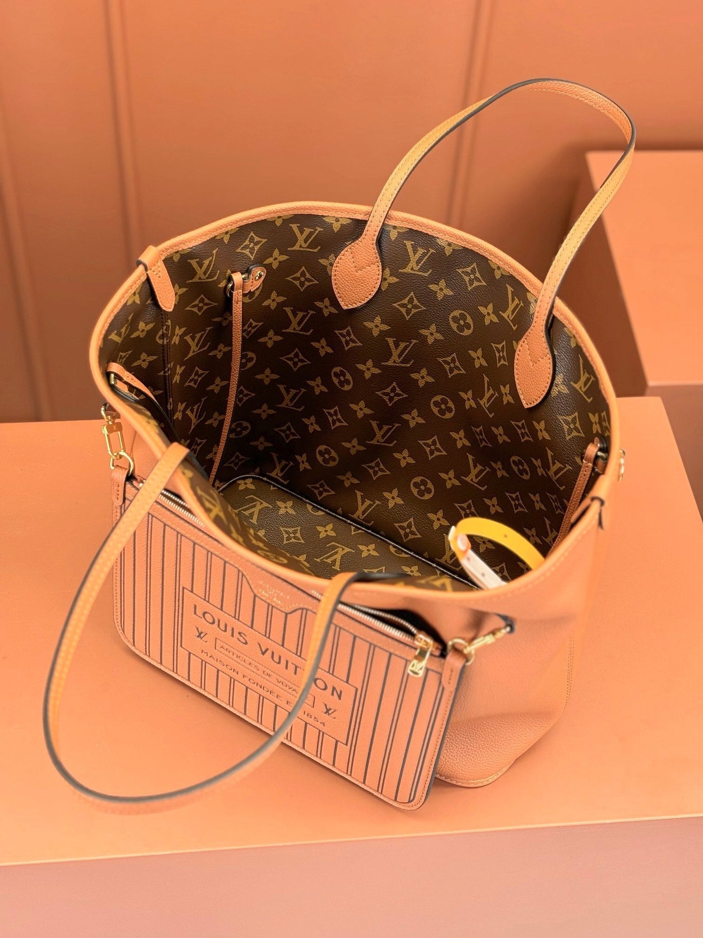Neverfull Bandoulière Inside Out BB Bag
